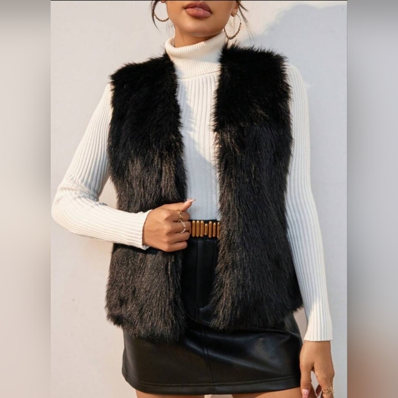Faux Fur Vest - Picture 1 of 7